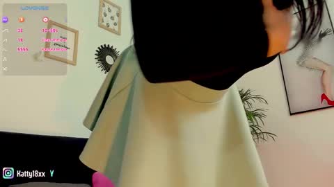 Snapshot of _sweet_kitty1 chatting on 10-31-25, 12:44 online show from 10-31-25, 12:44