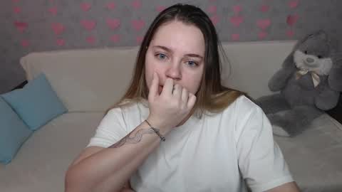 Snapshot of _sweet_lana_ chatting on 02-17-25, 07:04 Lana online show from 02-17-25, 07:04
