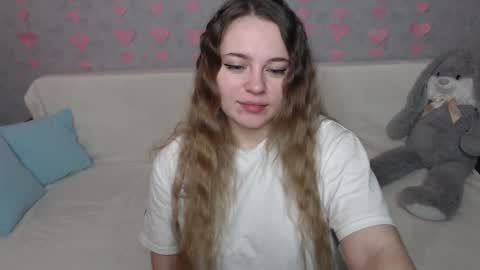 Snapshot of _sweet_lana_ chatting on 02-18-25, 07:10 Lana online show from 02-18-25, 07:10