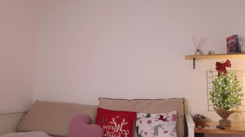 Snapshot of _teasecake_ chatting on 01-02-25, 04:41 Annie online show from 01-02-25, 04:41