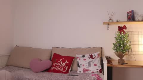 Snapshot of _teasecake_ chatting on 01-11-25, 07:28 Annie online show from 01-11-25, 07:28