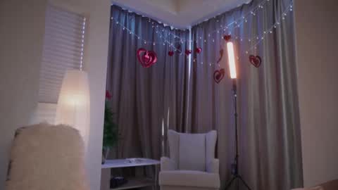 Snapshot of _teasecake_ chatting on 02-20-26, 06:26 Annie online show from 02-20-26, 06:26