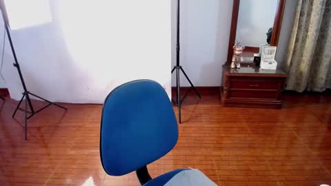 Snapshot of _the_dark_side_of_the_moon_ chatting on 02-16-25, 09:27 _the_dark_side_of_the_moon_ online show from 02-16-25, 09:27