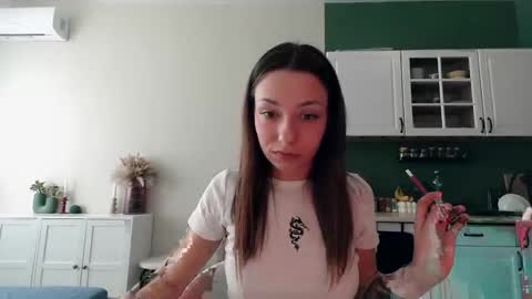 Mia online show from 03-18-26, 10:51