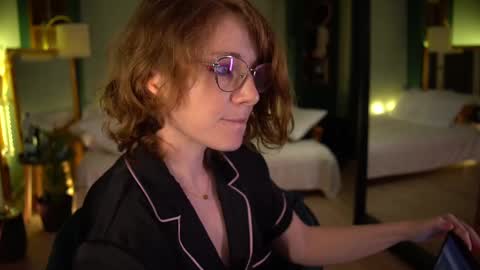 Evi online show from 02-28-25, 10:06