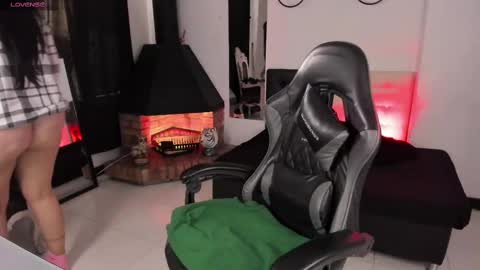 Snapshot of _tiffanyy chatting on 02-14-25, 12:25 Tifany online show from 02-14-25, 12:25