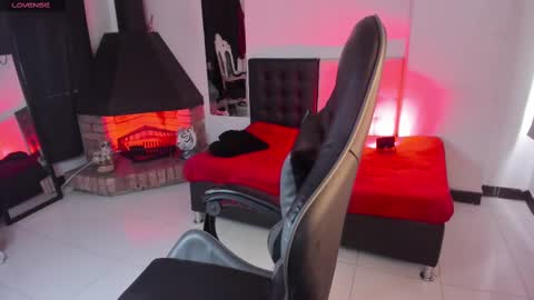 Snapshot of _tiffanyy chatting on 02-17-25, 06:26 Tifany online show from 02-17-25, 06:26