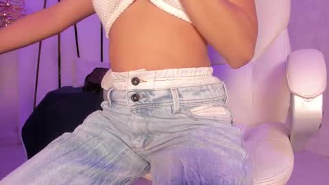 Snapshot of _tinyrousse_ chatting on 02-14-25, 07:54 Rousse online show from 02-14-25, 07:54