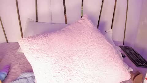 Snapshot of _tinyrousse_ chatting on 02-20-25, 10:26 Rousse online show from 02-20-25, 10:26