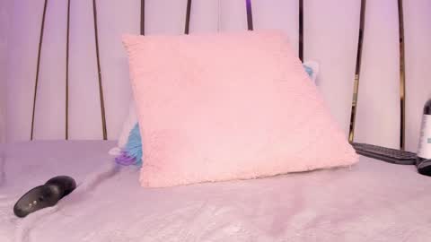 Snapshot of _tinyrousse_ chatting on 03-09-25, 08:42 Rousse online show from 03-09-25, 08:42