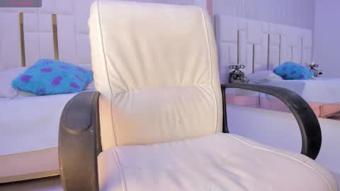 Snapshot of _tinyrousse_ chatting on 09-09-25, 07:13 Rousse online show from 09-09-25, 07:13