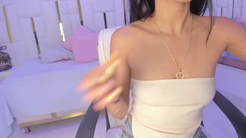 Snapshot of _tinyrousse_ chatting on 09-29-25, 07:30 Rousse online show from 09-29-25, 07:30