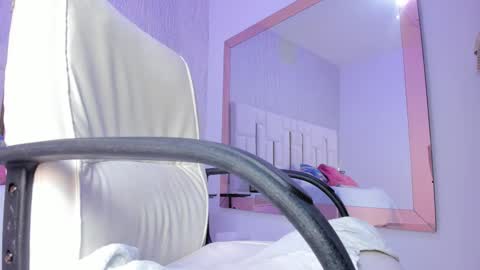 Snapshot of _tinyrousse_ chatting on 10-04-25, 07:01 Rousse online show from 10-04-25, 07:01