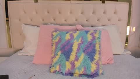 Snapshot of _tinyrousse_ chatting on 11-27-25, 07:27 Rousse online show from 11-27-25, 07:27