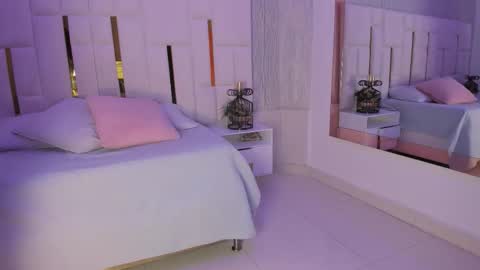 Snapshot of _tinyrousse_ chatting on 12-21-25, 07:32 Rousse online show from 12-21-25, 07:32