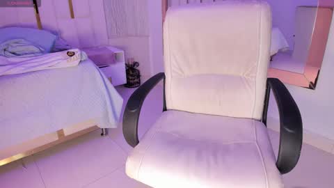 Snapshot of _tinyrousse_ chatting on 01-11-26, 07:08 Rousse online show from 01-11-26, 07:08