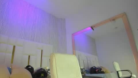 Snapshot of _tinyrousse_ chatting on 02-09-26, 08:57 Rousse online show from 02-09-26, 08:57