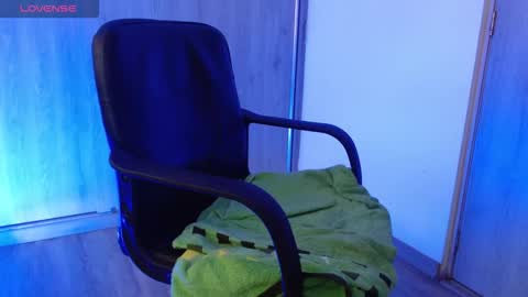 Snapshot of _tinyrousse_ chatting on 02-20-26, 07:25 Rousse online show from 02-20-26, 07:25