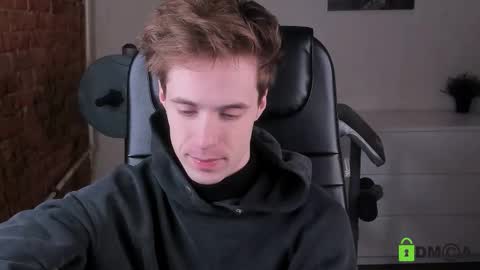 Snapshot of _tokyo_ghoul chatting on 12-21-25, 10:22 _tokyo_ghoul online show from 12-21-25, 10:22