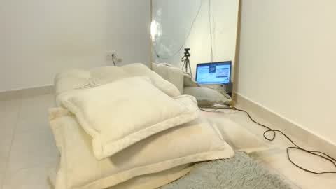 Snapshot of _tommyandanabel_ chatting on 01-15-26, 10:35 tommy and anabel online show from 01-15-26, 10:35