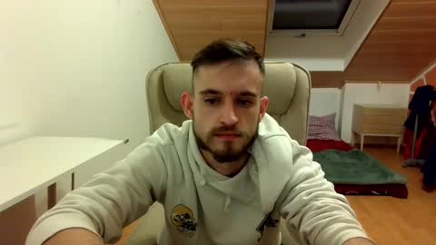 Snapshot of _v_l_a_d_ chatting on 01-31-25, 11:03 Vlad online show from 01-31-25, 11:03