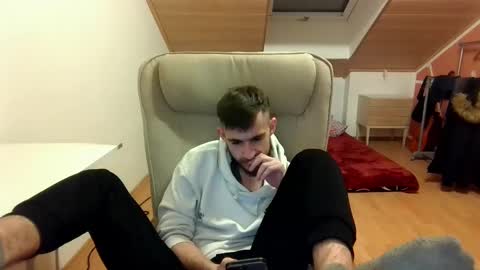 Snapshot of _v_l_a_d_ chatting on 02-02-25, 01:23 Vlad online show from 02-02-25, 01:23