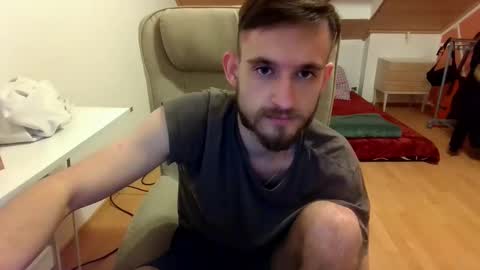 Snapshot of _v_l_a_d_ chatting on 02-04-25, 05:10 Vlad online show from 02-04-25, 05:10