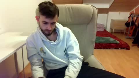 Snapshot of _v_l_a_d_ chatting on 02-05-25, 03:34 Vlad online show from 02-05-25, 03:34