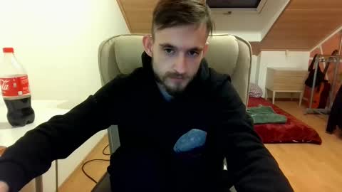 Snapshot of _v_l_a_d_ chatting on 02-08-25, 01:32 Vlad online show from 02-08-25, 01:32