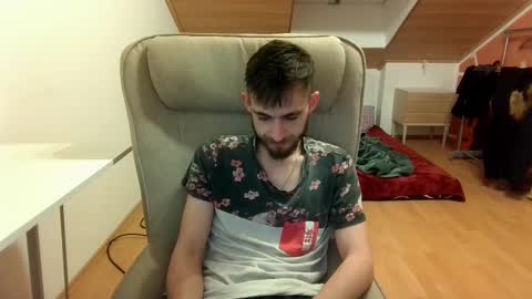 Snapshot of _v_l_a_d_ chatting on 02-08-25, 07:38 Vlad online show from 02-08-25, 07:38