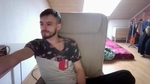 Snapshot of _v_l_a_d_ chatting on 02-10-25, 03:53 Vlad online show from 02-10-25, 03:53