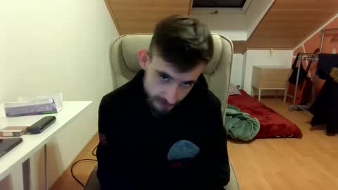 Snapshot of _v_l_a_d_ chatting on 02-10-25, 07:38 Vlad online show from 02-10-25, 07:38