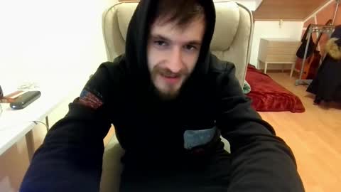 Snapshot of _v_l_a_d_ chatting on 02-12-25, 12:05 Vlad online show from 02-12-25, 12:05