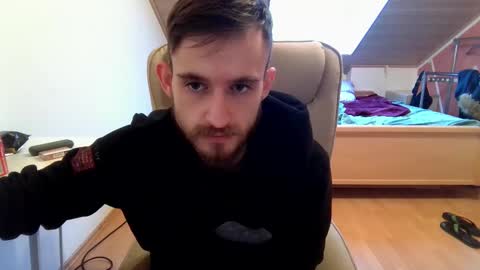 Snapshot of _v_l_a_d_ chatting on 02-13-25, 03:56 Vlad online show from 02-13-25, 03:56