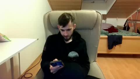 Snapshot of _v_l_a_d_ chatting on 02-14-25, 05:36 Vlad online show from 02-14-25, 05:36