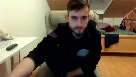 Snapshot of _v_l_a_d_ chatting on 02-14-25, 08:37 Vlad online show from 02-14-25, 08:37