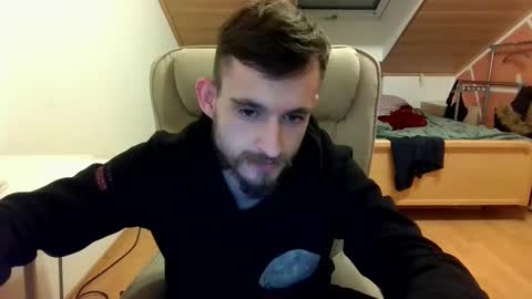 Snapshot of _v_l_a_d_ chatting on 02-15-25, 12:59 Vlad online show from 02-15-25, 12:59