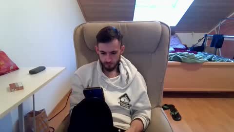 Snapshot of _v_l_a_d_ chatting on 02-17-25, 04:15 Vlad online show from 02-17-25, 04:15