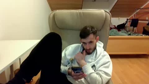 Snapshot of _v_l_a_d_ chatting on 02-17-25, 11:53 Vlad online show from 02-17-25, 11:53