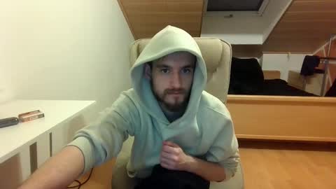 Snapshot of _v_l_a_d_ chatting on 03-04-25, 11:00 Vlad online show from 03-04-25, 11:00