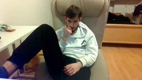 Snapshot of _v_l_a_d_ chatting on 03-10-25, 09:51 Vlad online show from 03-10-25, 09:51