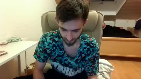 Snapshot of _v_l_a_d_ chatting on 03-11-25, 12:54 Vlad online show from 03-11-25, 12:54