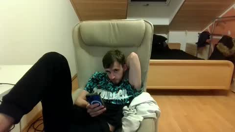 Snapshot of _v_l_a_d_ chatting on 03-12-25, 11:01 Vlad online show from 03-12-25, 11:01