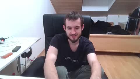 Snapshot of _v_l_a_d_ chatting on 10-13-25, 06:41 Vlad online show from 10-13-25, 06:41