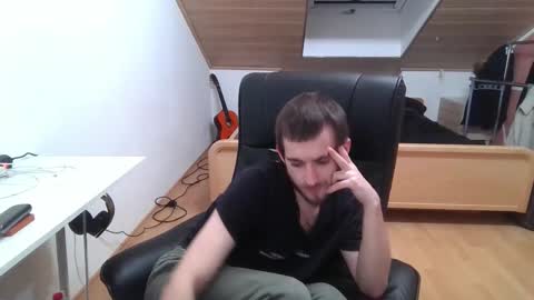 Snapshot of _v_l_a_d_ chatting on 10-24-25, 09:00 Vlad online show from 10-24-25, 09:00