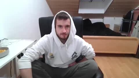 Snapshot of _v_l_a_d_ chatting on 10-25-25, 10:48 Vlad online show from 10-25-25, 10:48