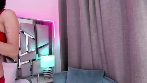 _valeria_saenz_ online show from 06-11-26, 03:04