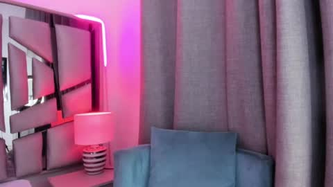 _valeria_saenz_ online show from 06-12-26, 02:54