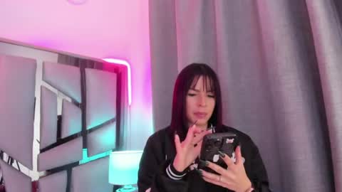 _valeria_saenz_ online show from 06-25-26, 03:28