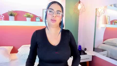 Snapshot of _valeryboobs_ chatting on 09-13-25, 01:22 _valeryboobs_ online show from 09-13-25, 01:22